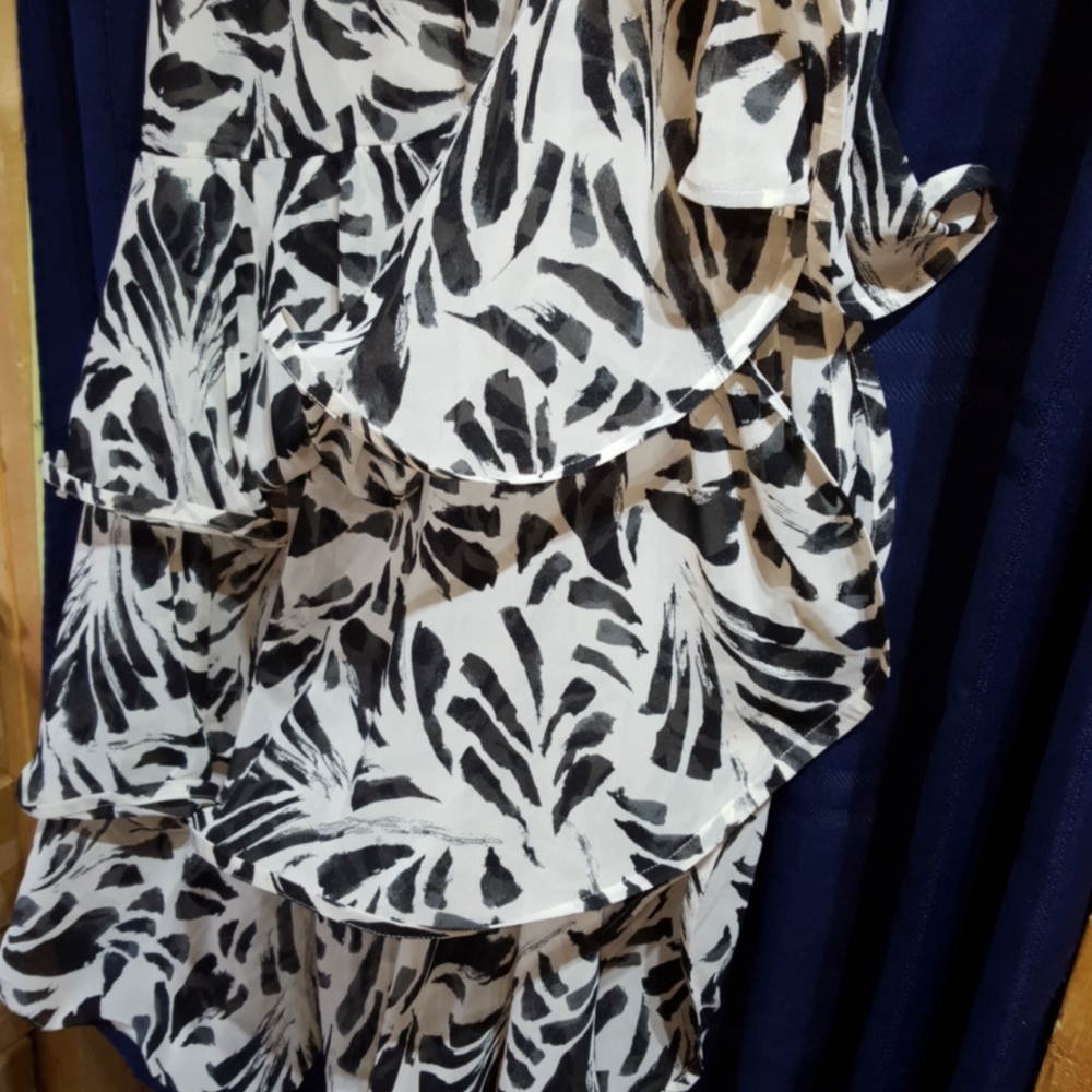 2XL ALEXIS Botanical One Shoulder Ruffle Dress - Picture 7 of 11